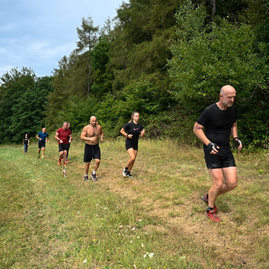 Zväčšiť fotografiu - Najťažší pretek na považí zdolal aj baška tím - 20220820_Champion_race_143w