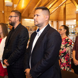 Zväčšiť fotografiu - Najvyššie ocenenie kraja si odniesli 4 jednotlivci a 2 kolektívy - 20220527_Verejne_uznania_TSK_011w