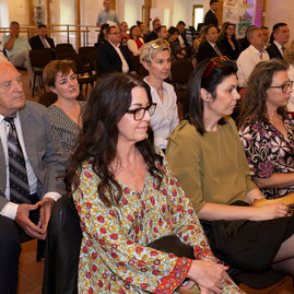 Zväčšiť fotografiu - Najvyššie ocenenie kraja si odniesli 4 jednotlivci a 2 kolektívy - 20220527_Verejne_uznania_TSK_017w
