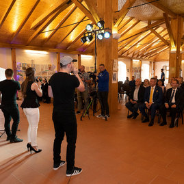 Zväčšiť fotografiu - Najvyššie ocenenie kraja si odniesli 4 jednotlivci a 2 kolektívy - 20220527_Verejne_uznania_TSK_026w