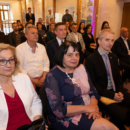 Zväčšiť fotografiu - Najvyššie ocenenie kraja si odniesli 4 jednotlivci a 2 kolektívy - 20220527_Verejne_uznania_TSK_034w