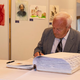 Zväčšiť fotografiu - Najvyššie ocenenie kraja si odniesli 4 jednotlivci a 2 kolektívy - 20220527_Verejne_uznania_TSK_054w