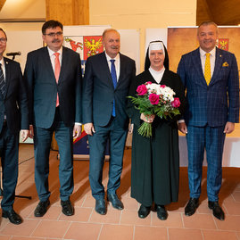 Zväčšiť fotografiu - Najvyššie ocenenie kraja si odniesli 4 jednotlivci a 2 kolektívy - 20220527_Verejne_uznania_TSK_113w
