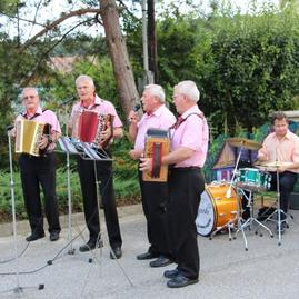 Nedeľňajšie popoludnie v kraji ovládol motokros a bošácke hody - IMG_2762