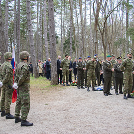 Zväčšiť fotografiu - Nezabúdajme na tých, ktorí položili život za našu slobodu - TSK_Brezina2023_mini (2 of 38)