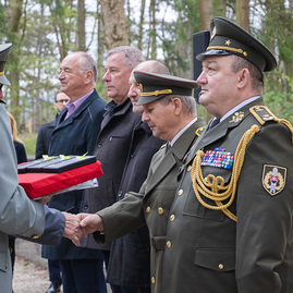 Zväčšiť fotografiu - Nezabúdajme na tých, ktorí položili život za našu slobodu - TSK_Brezina2023_mini (31 of 38)