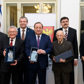 Zväčšiť fotografiu - Nominujte laureátov na najvyššie ocenenie kraja - 15_-_laureati_2018