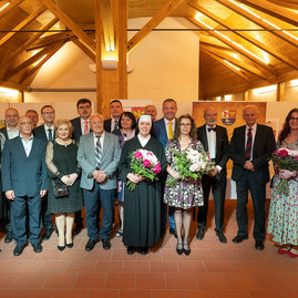 Zväčšiť fotografiu - Nominujte výnimočnú osobnosť kraja - 20220527_Verejne_uznania_TSK_144w
