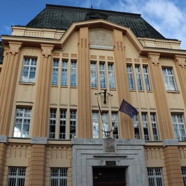 Zväčšiť fotografiu - Nová súdna mapa zväčší priepasť medzi súdom a občanom - IMG_2763