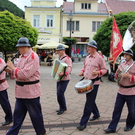 Zväčšiť fotografiu - Nové hasičské vozidlo slávnostne posvätili v trenčianskych tepliciach - IMG_0005_zmensena