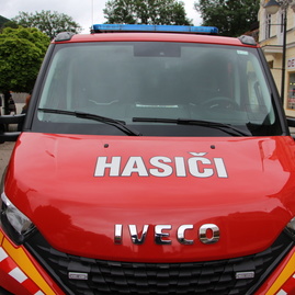 Zväčšiť fotografiu - Nové hasičské vozidlo slávnostne posvätili v trenčianskych tepliciach - IMG_0040_zmensena