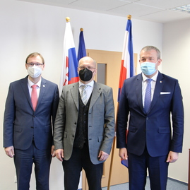 Zväčšiť fotografiu - Nové programové obdobie témou stretnutia na trenčianskej župe - IMG_0067