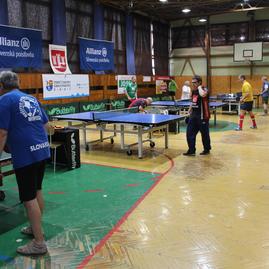 Novinári súťažili na majstrovstvách slovenska v stolnom tenise - PING-PONG (1)