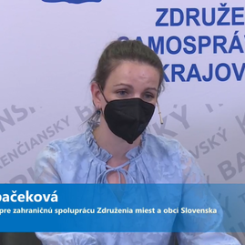 Zväčšiť fotografiu - O eurofondoch a investíciách do regiónov s ministrom hospodárstva - zuzana spacekova na konferencii sk8