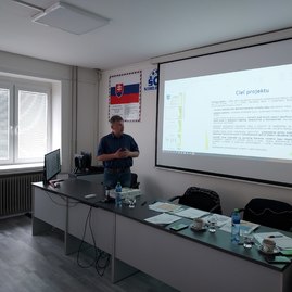 Zväčšiť fotografiu - O hlasy verejnosti bojuje v považskobystrickom okrese najviac projektov - 20220505_094457