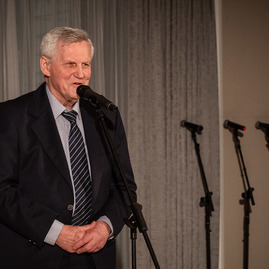 Zväčšiť fotografiu - Ocenili sme osobnosti kraja, ktorých práca inšpiruje nás všetkých - TSK_verejne_uznania za 2024_mini-104