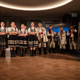Zväčšiť fotografiu - Ocenili sme osobnosti kraja, ktorých práca inšpiruje nás všetkých - TSK_verejne_uznania za 2024_mini-105
