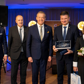 Zväčšiť fotografiu - Ocenili sme tých, ktorí sa nesnažia byť slávnymi, ale hodnotnými