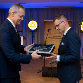 Zväčšiť fotografiu - Ocenili sme tých, ktorí sa nesnažia byť slávnymi, ale hodnotnými