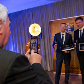 Zväčšiť fotografiu - Ocenili sme tých, ktorí sa nesnažia byť slávnymi, ale hodnotnými