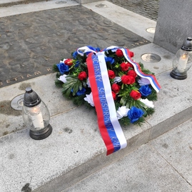 Zväčšiť fotografiu - Od nežnej revolúcie ubehlo 31 rokov - IMG_20201117_140933