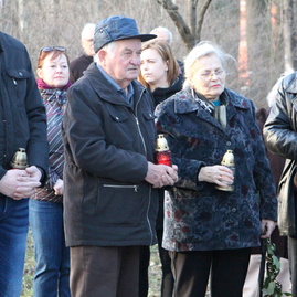Zväčšiť fotografiu - Od tragédie v novákoch uplynulo presne 13 rokov - IMG_8163_zmensena