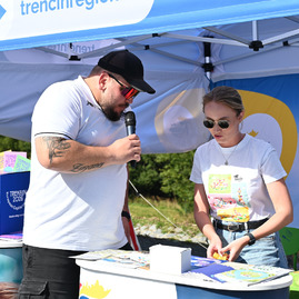 Zväčšiť fotografiu - Okolo slovenska malo svoj tohtoročný vrchol v trenčianskom kraji