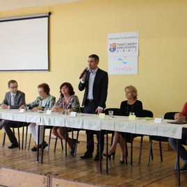 Októbrový seminár 32. ročníka akadémie tretieho veku sa niesol v znamení úcty k starším - IMG_0042