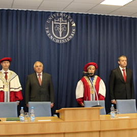 Otvorenie akademického roka trenčianskej univerzity alexandra dubčeka v trenčíne - 01