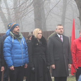 Zväčšiť fotografiu - Pamiatku hrdinov snp si pripomínajú v obci cigeľ už 45 rokov - IMG_4832_zmensena