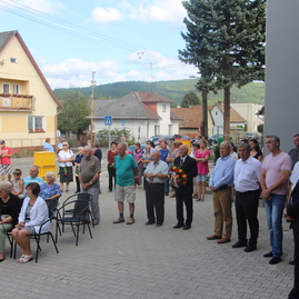 Pamiatku umučených si v trenčíne na brezine uctil aj predseda trenčianskeho samosprávneho kraja. v horných kočkovciach vyrástol pamätník hrdinom snp - IMG_7832