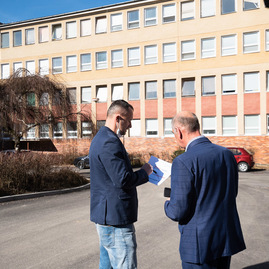 Zväčšiť fotografiu - Parasport24 podporil župnú nemocnicu - NSP PB_diagnostické centrum_pacienti_mini-1