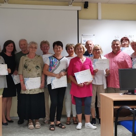 Zväčšiť fotografiu - Pilotný projekt digitálnych zručností seniorov na trenčianskej univerzite alexandra dubčeka  ukončený - IMG_20220706_091034 DiGiZr 4