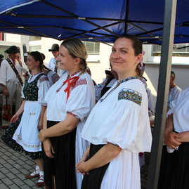 Zväčšiť fotografiu - Po prestávke hostilo papradno tradičný folklórny festival - IMG_0085