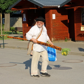 Zväčšiť fotografiu - Po prestávke hostilo papradno tradičný folklórny festival - IMG_0178