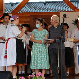 Zväčšiť fotografiu - Po prestávke hostilo papradno tradičný folklórny festival - IMG_0215