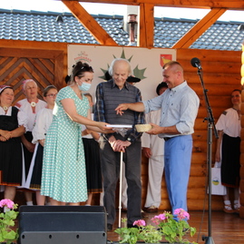 Zväčšiť fotografiu - Po prestávke hostilo papradno tradičný folklórny festival - IMG_0232