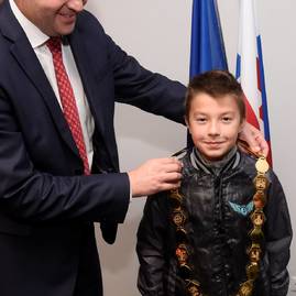 Po úrade tsk sa počas dod prechádzali hrdinovia - DOD_TSK (10)