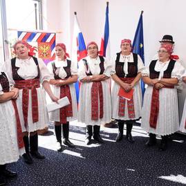 Po úrade tsk sa počas dod prechádzali hrdinovia - DOD (3)