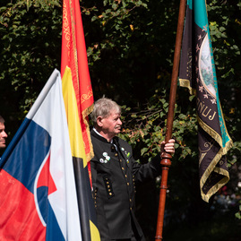 Zväčšiť fotografiu - Počas osláv nezabúdajú na tragicky zosnulých kolegov - TSK_Handlová-22