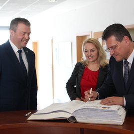 Podpredseda európskej komisie výjazdovo rokoval na pôde župného úradu - IMG_9826