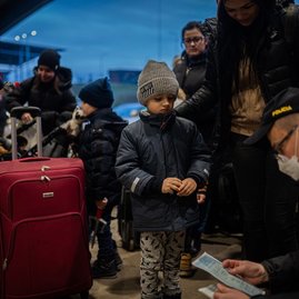 Zväčšiť fotografiu - Pomocnú ruku so zabezpečením dočasného núdzového ubytovania podáva aj kraj - SME Marko Erd