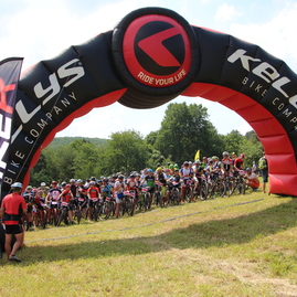 Posledné májové dni cyklistike v kraji priali; po ôsmykrát privítal bikepark v kálnici najväčší slovenský bicyklový festival - IMG_5460