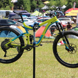 Posledné májové dni cyklistike v kraji priali; po ôsmykrát privítal bikepark v kálnici najväčší slovenský bicyklový festival - IMG_5515