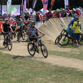 Posledné májové dni cyklistike v kraji priali; po ôsmykrát privítal bikepark v kálnici najväčší slovenský bicyklový festival - IMG_5543