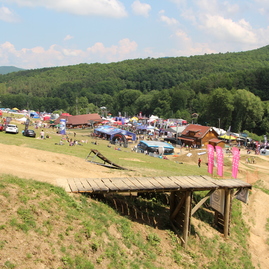 Posledné májové dni cyklistike v kraji priali; po ôsmykrát privítal bikepark v kálnici najväčší slovenský bicyklový festival - IMG_5602