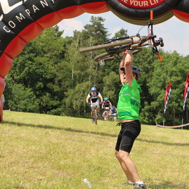 Posledné májové dni cyklistike v kraji priali; po ôsmykrát privítal bikepark v kálnici najväčší slovenský bicyklový festival - IMG_5833
