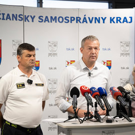 Zväčšiť fotografiu - Pre hroziace povodne zasadal krízový štáb - 20240913_TSK_krizovy_stab_013w