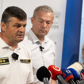 Zväčšiť fotografiu - Pre hroziace povodne zasadal krízový štáb - 20240913_TSK_krizovy_stab_035w