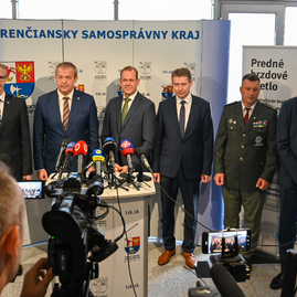 Zväčšiť fotografiu - Predné brzdové svetlo - Foto-5075
